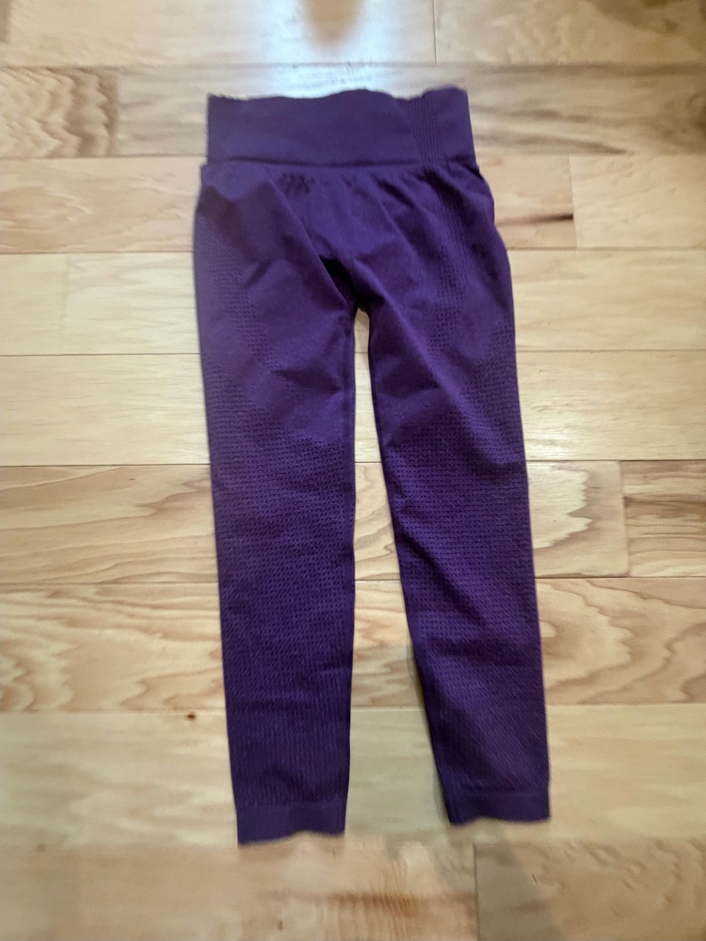 NWT Hallara Women’s Medium Purple Seamless Scrunch Butt High Waist Leggings